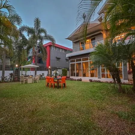 Golden Villa 4 Bhk With Private Swimming Pool Centrally Located-3